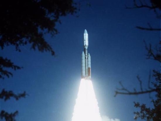 1977年，美国“大力神”火箭将“旅行者”送入太空